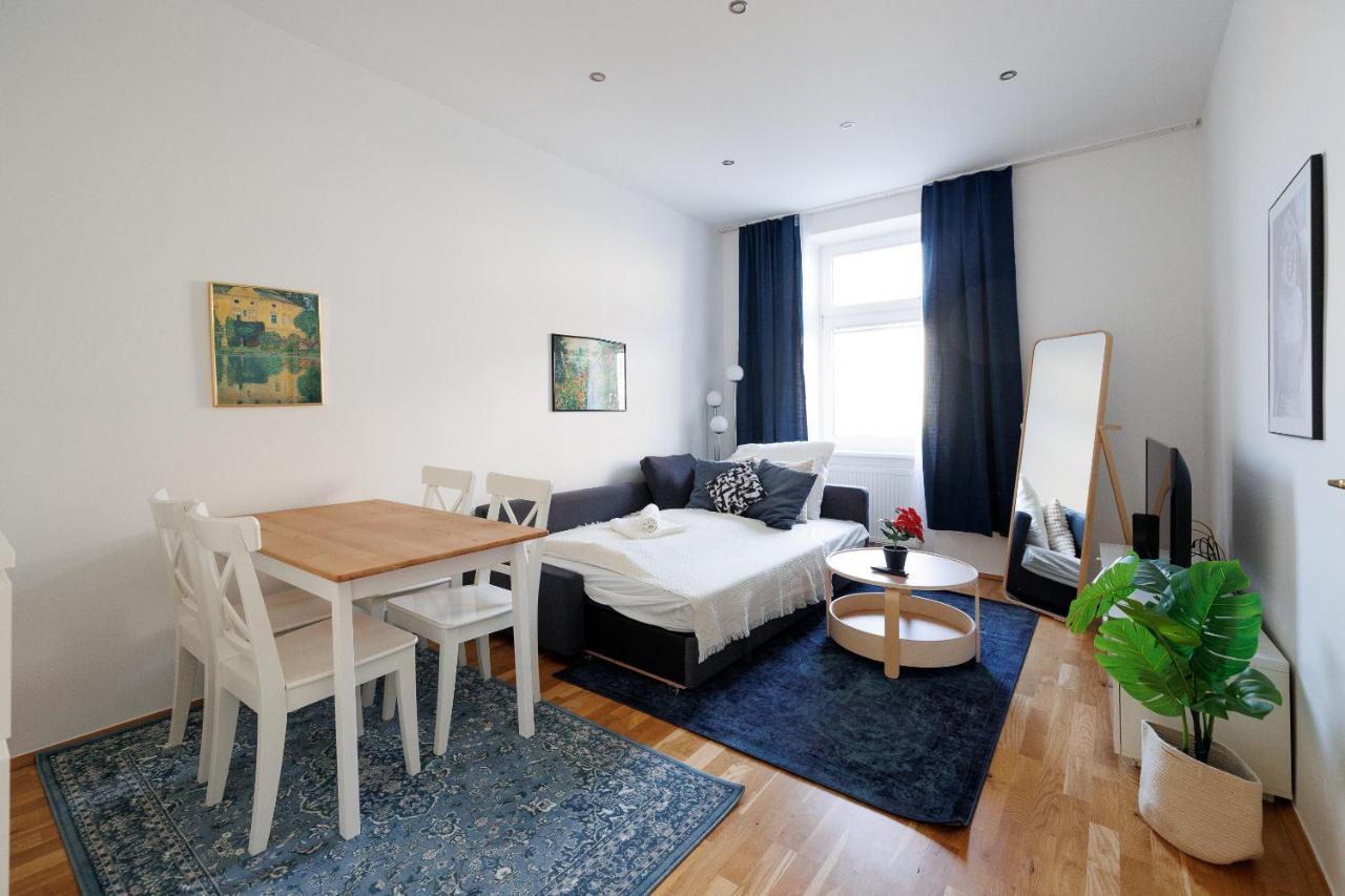 Central City Apartment - 2 Bedroom With Netflix Wina Bagian luar foto