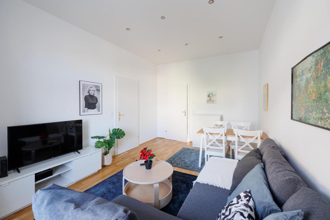 Central City Apartment - 2 Bedroom With Netflix Wina Bagian luar foto
